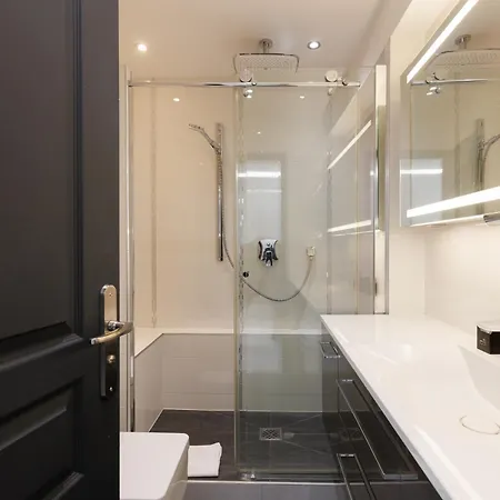 Prestige Azur Yourhosthelper