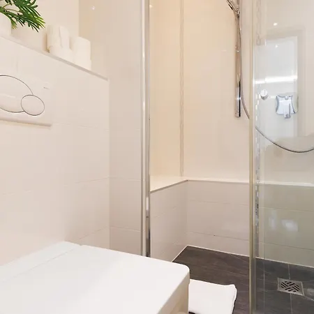 Prestige Azur Yourhosthelper