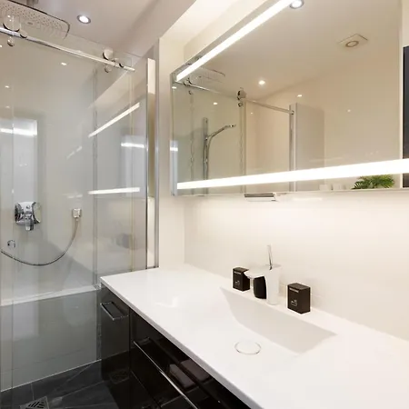 Prestige Azur Yourhosthelper