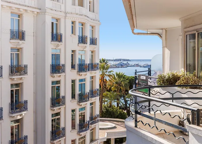 Prestige Azur Yourhosthelper *