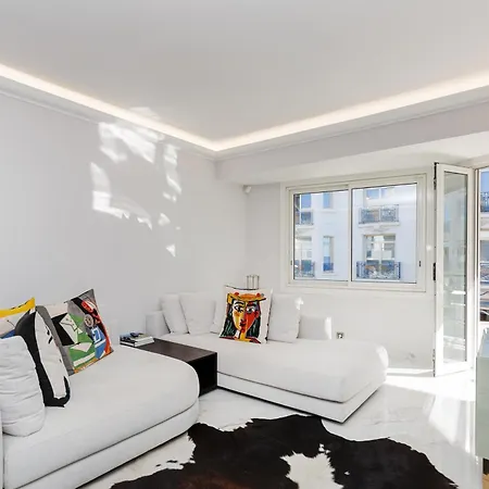 Prestige Azur Yourhosthelper Lejlighed